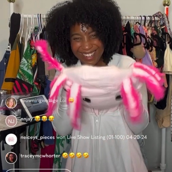 🚨I AM LIVE NOW! Like this listing to be notified when I’m LIVE! - Picture 10 of 13